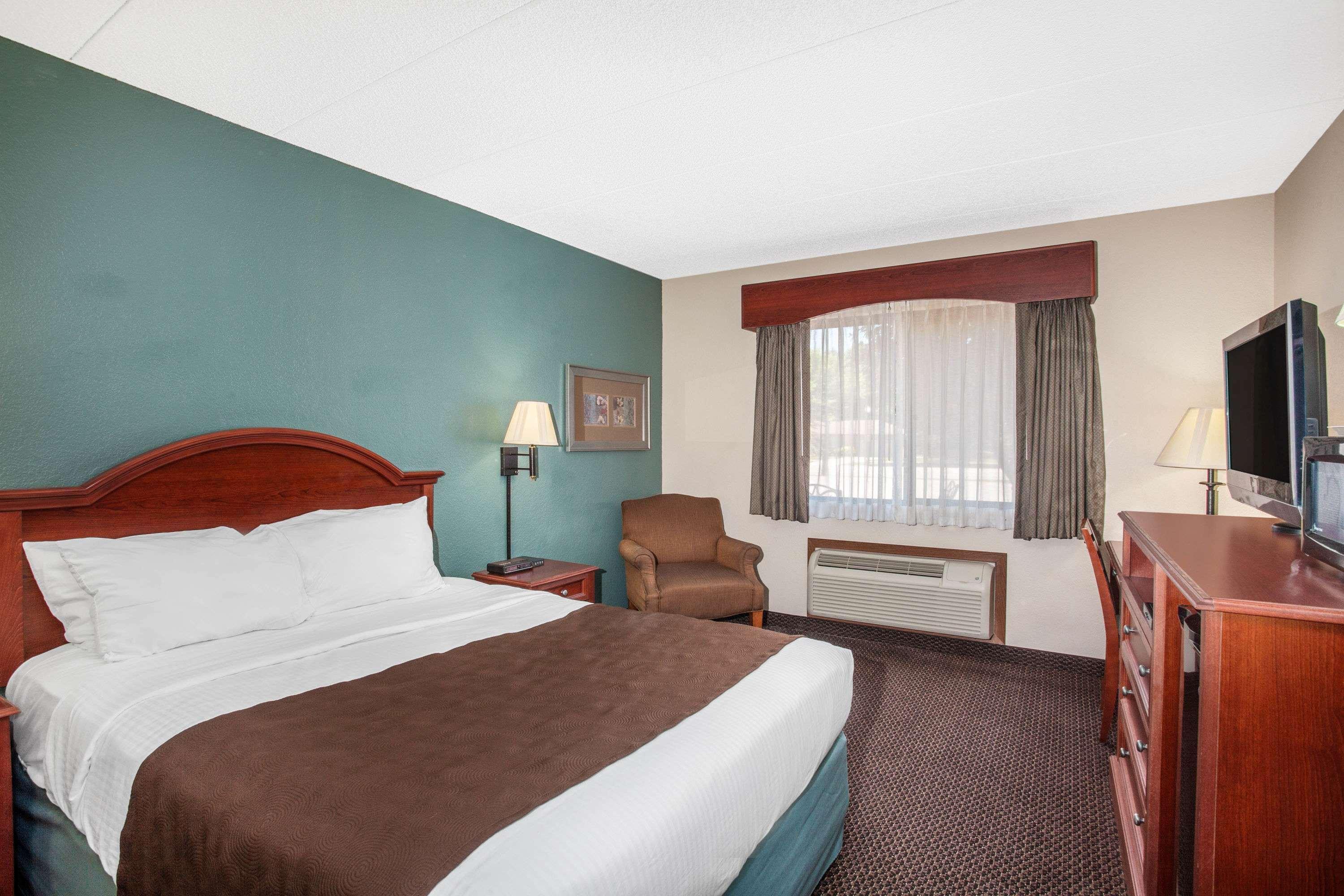 Americinn By Wyndham St. Peter Экстерьер фото