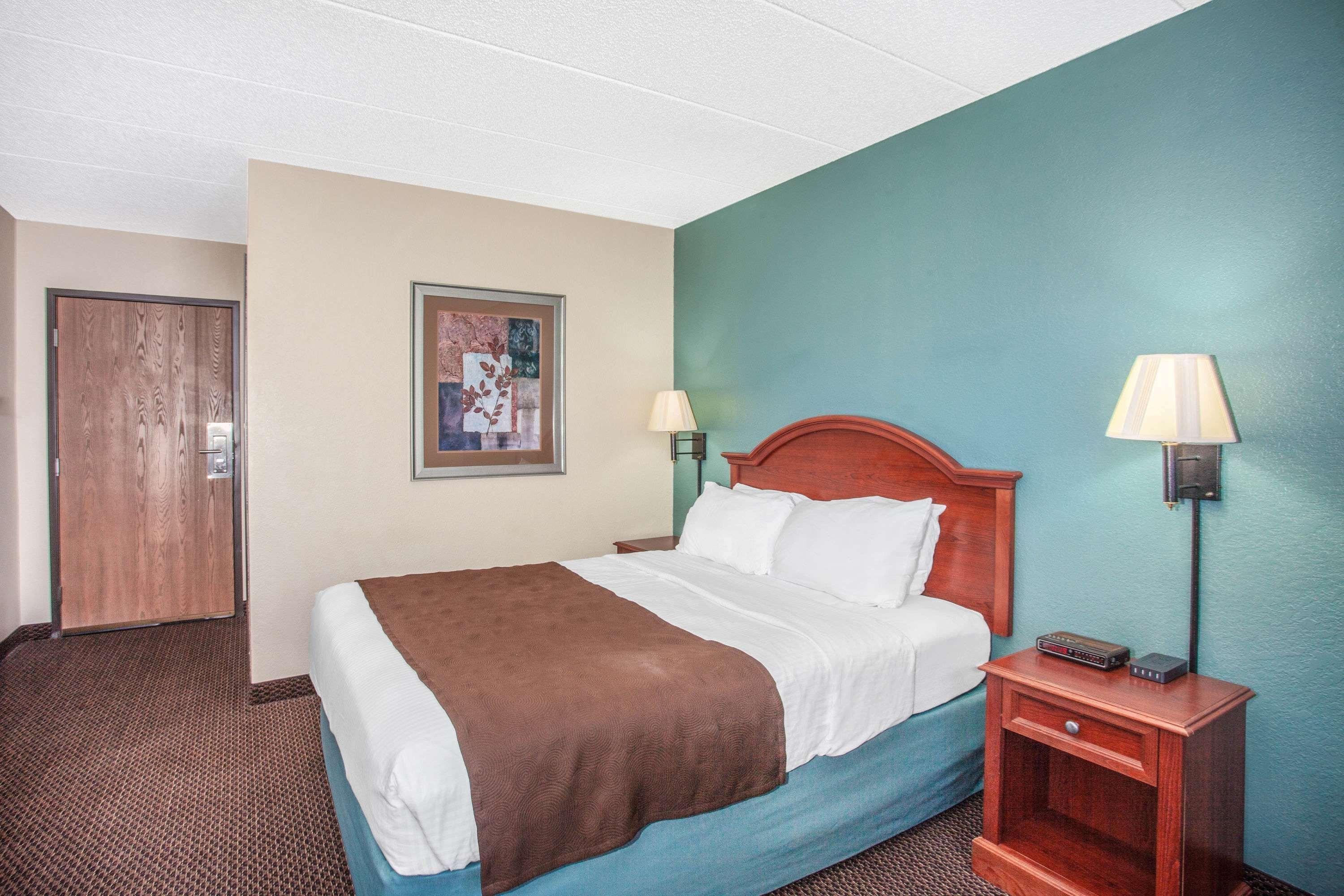Americinn By Wyndham St. Peter Экстерьер фото