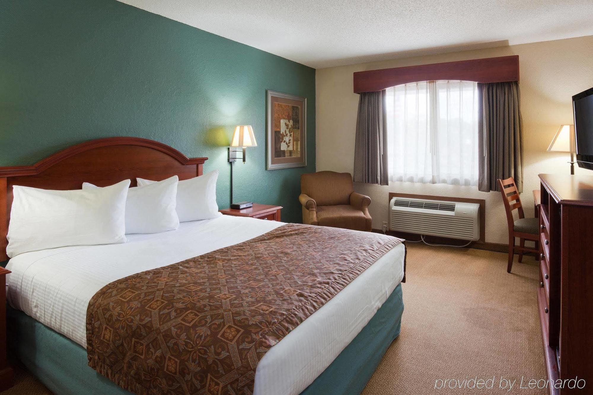 Americinn By Wyndham St. Peter Экстерьер фото
